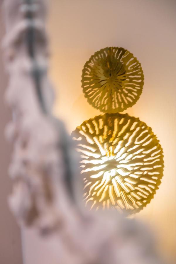 Golden Shell At Historical Center By Napoliapartments Bagian luar foto